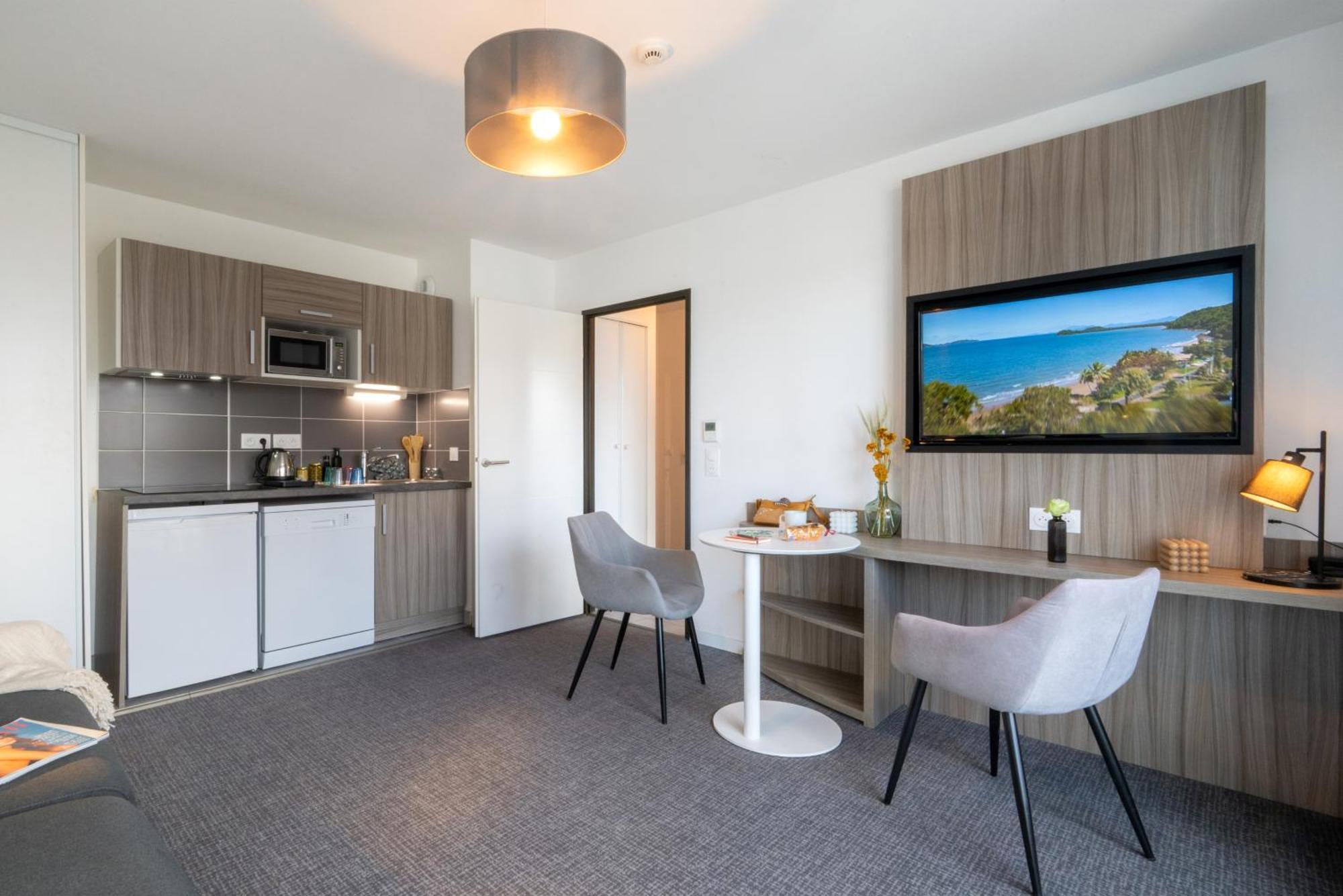 Nemea Appart Hotel Grand Coeur Nancy Centre Eksteriør billede