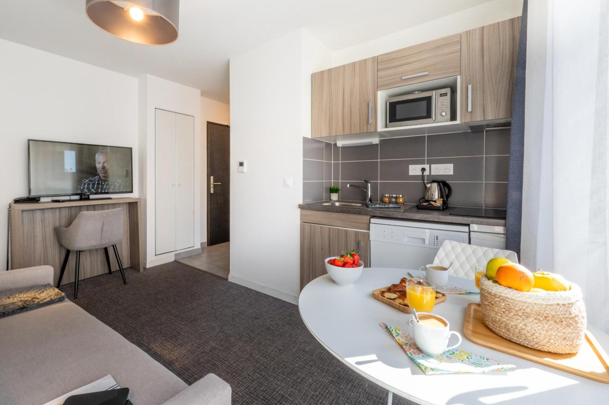 Nemea Appart Hotel Grand Coeur Nancy Centre Eksteriør billede